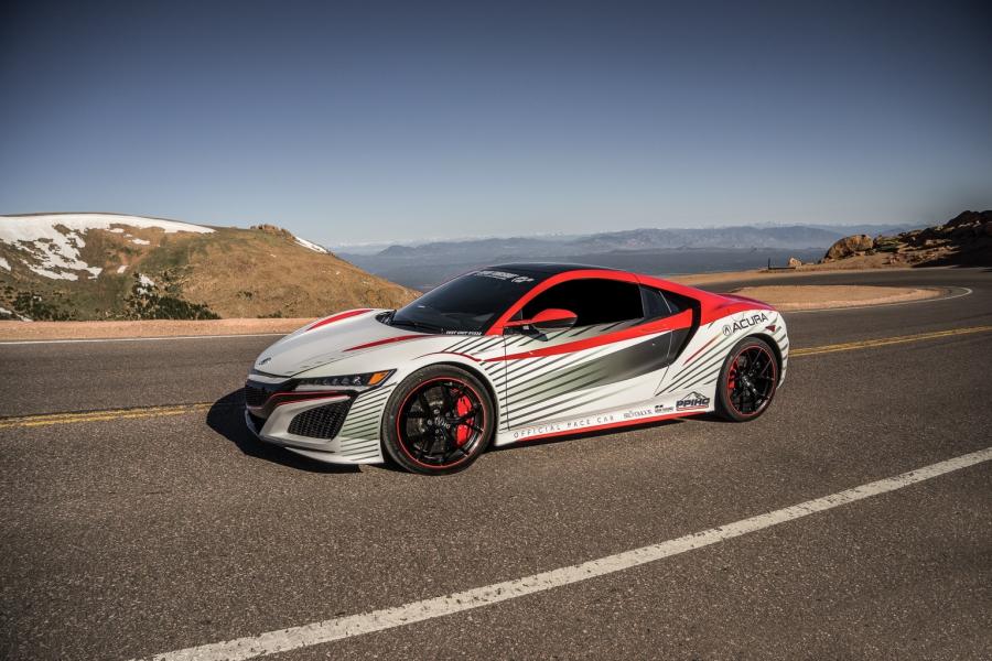  Acura NSX Pikes Peak Pace Car 2016 года  (фото 6 из 9)